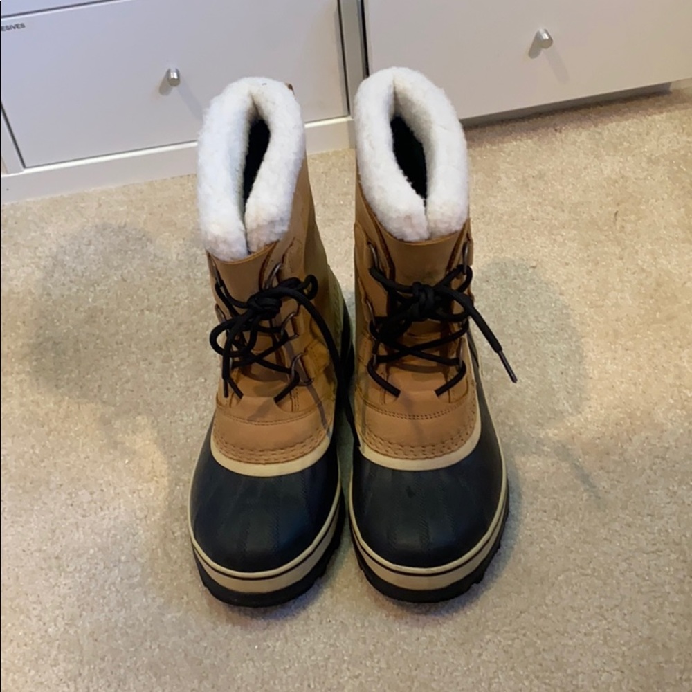 Boys Sorels  - Size 7 (Big Boy)